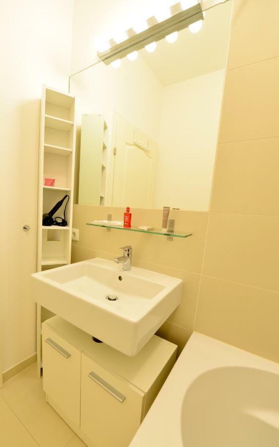 Bedrooms Wina Bagian luar foto